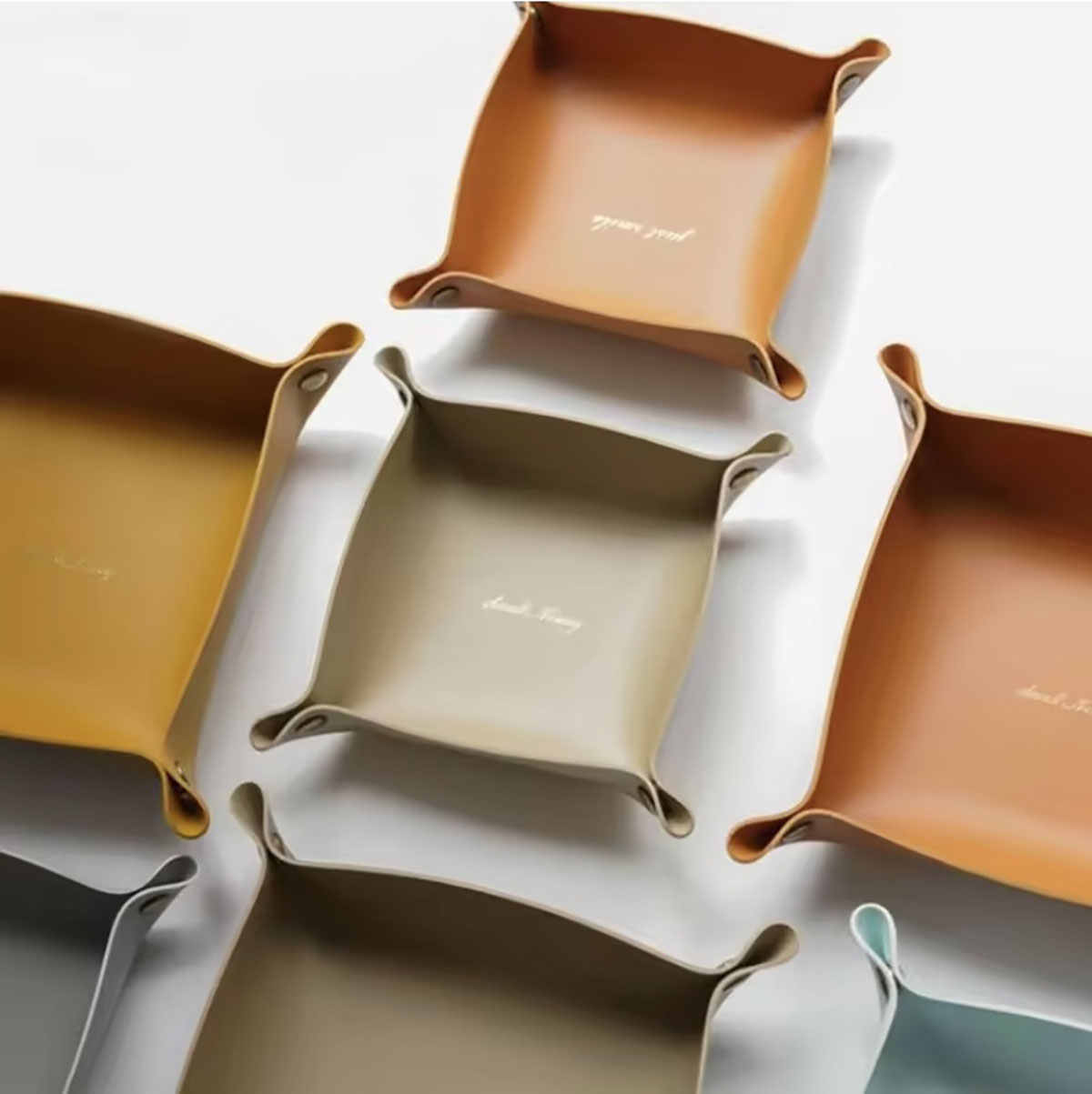 北欧スタイルの革収納トレイデスクトップオーガナイザーキージュ - Jewelry Making Box のレビューと価格
