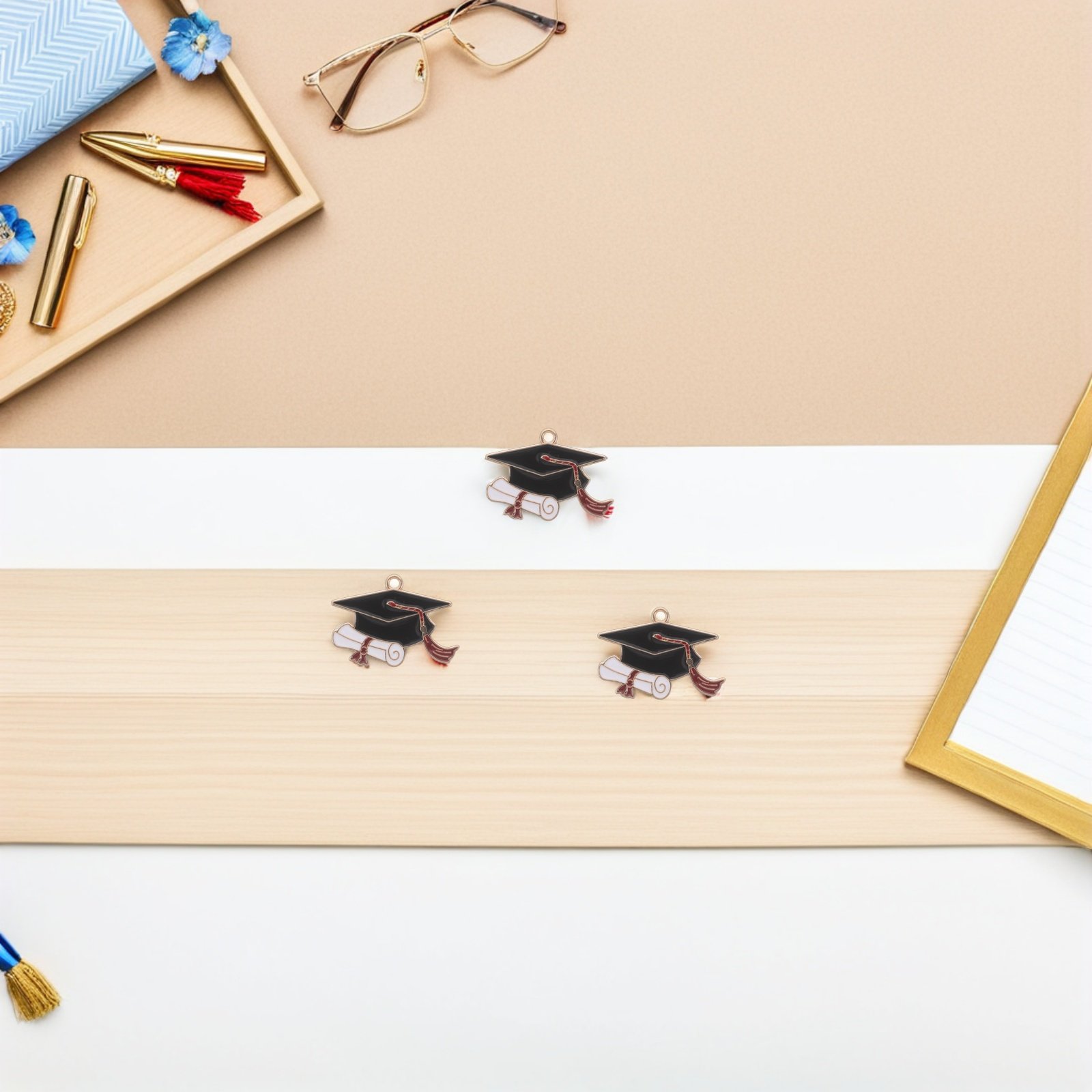 50個入り卒業帽ペンダント、合金製博士帽・卒業証書チャーム、 - Jewelry Making Diploma のレビューと価格