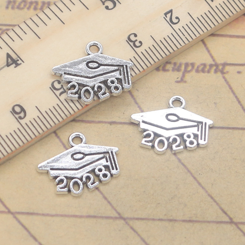 30 個チャーム 2027 卒業キャップ 2028 卒業証書 - Jewelry Making Diploma のレビューと価格